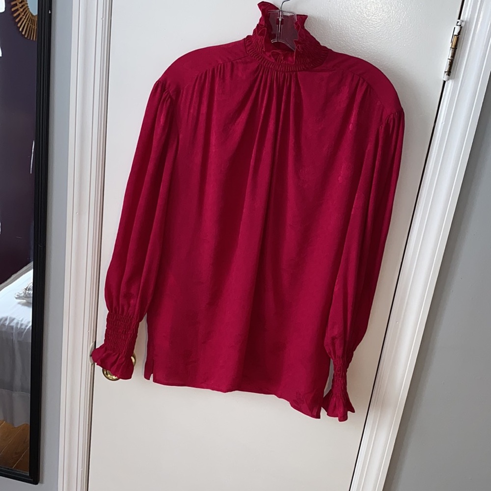 Authentic GUCCI Roses Silk Blouse - Picture 14 of 14
